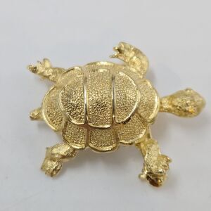 Vintage Signed Alice Caviness Figural Turtle Gold Tone Pin Brooch